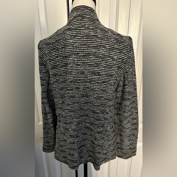 DESIGNED BY TALBOTS!!! LIKE NEW BEAUTIFUL BLACK/WHITE SWEATER. - Picture 2 of 4